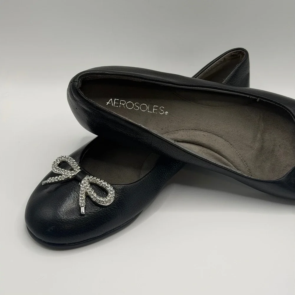 AEROSOLES black leather